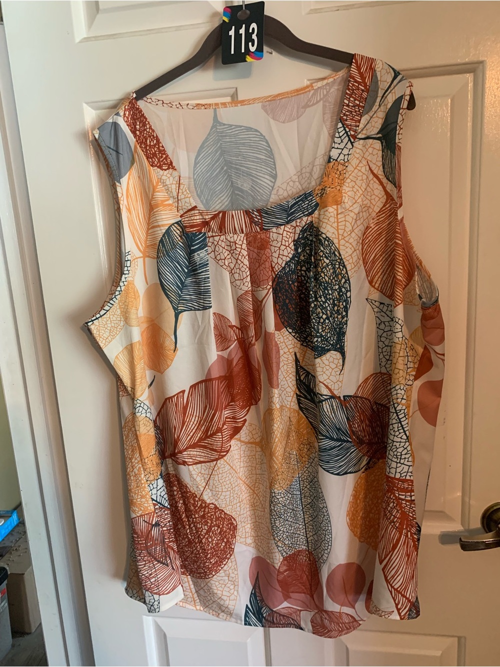 Leaf-Print Sleeveless Tank Top in Multi-Color